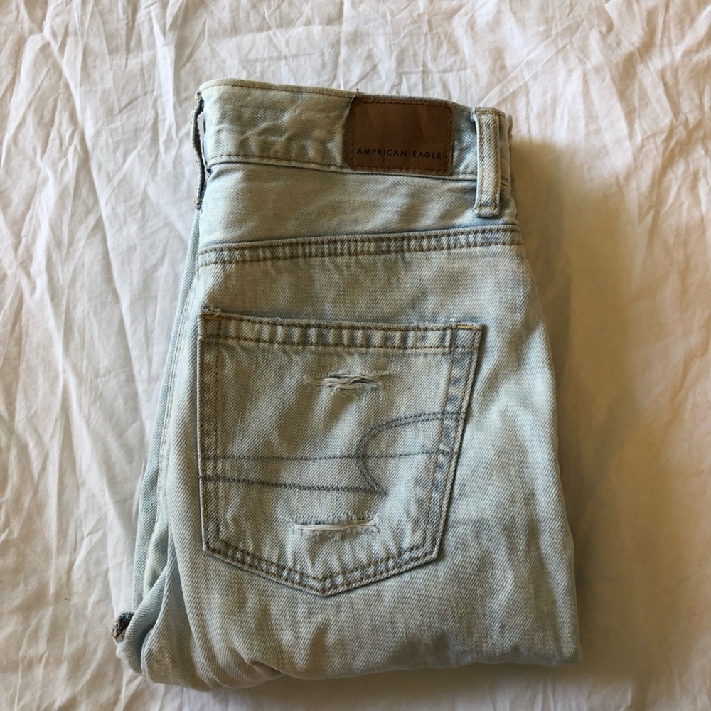 American Eagle Light Wash Mom Jeans